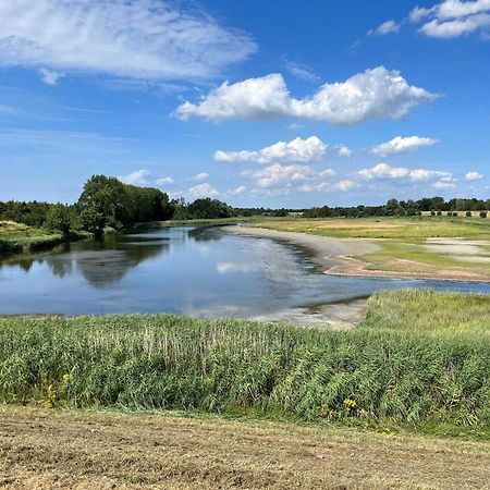 Oosterschelde Lodge Met Veel Privacy En Dicht Bij Het Water Scherpenisse Екстер'єр фото