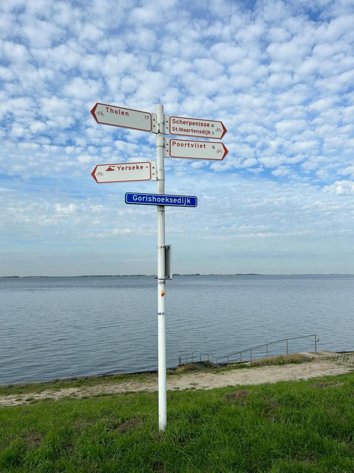 Oosterschelde Lodge Met Veel Privacy En Dicht Bij Het Water Scherpenisse Екстер'єр фото