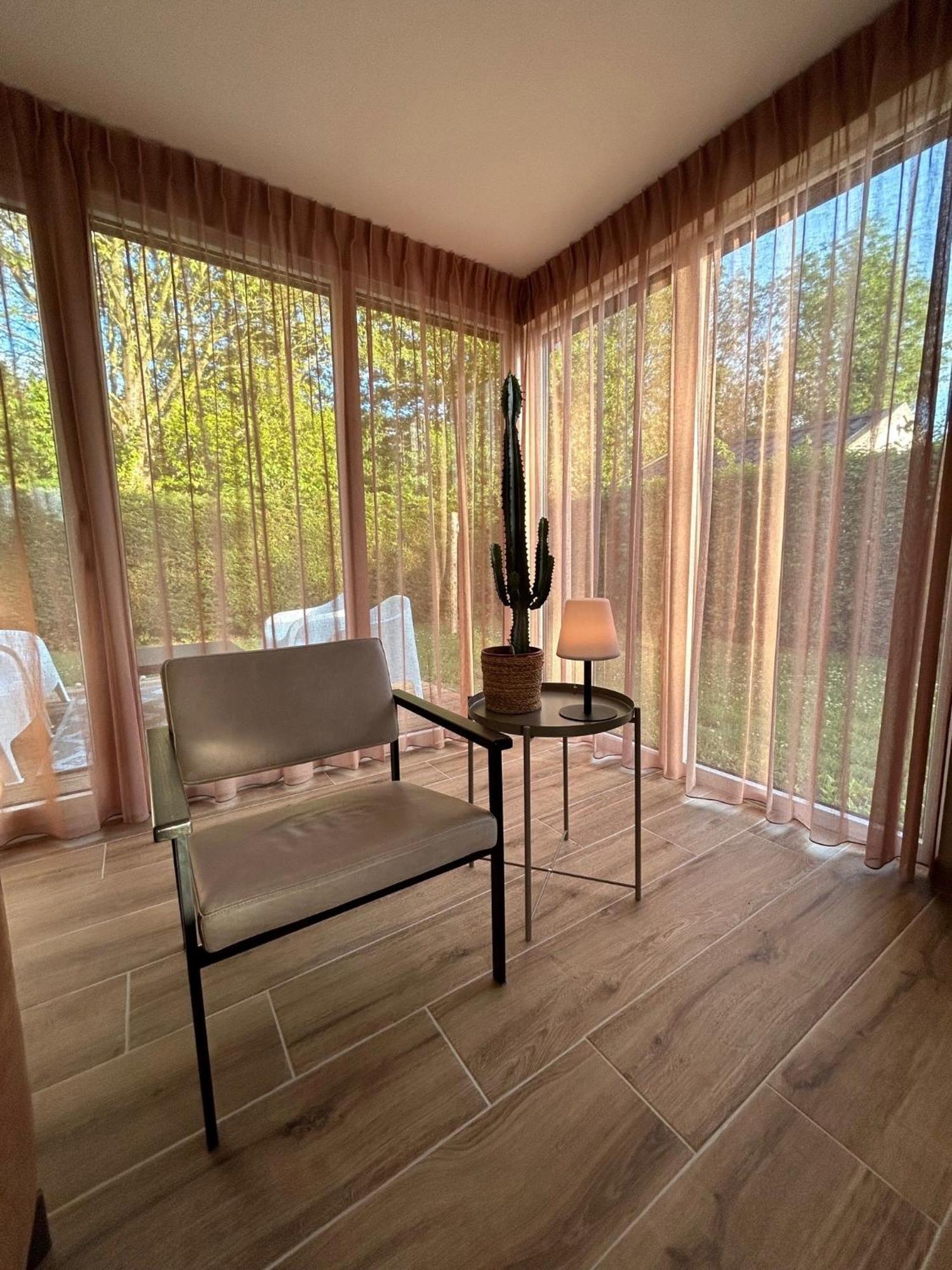 Oosterschelde Lodge Met Veel Privacy En Dicht Bij Het Water Scherpenisse Екстер'єр фото